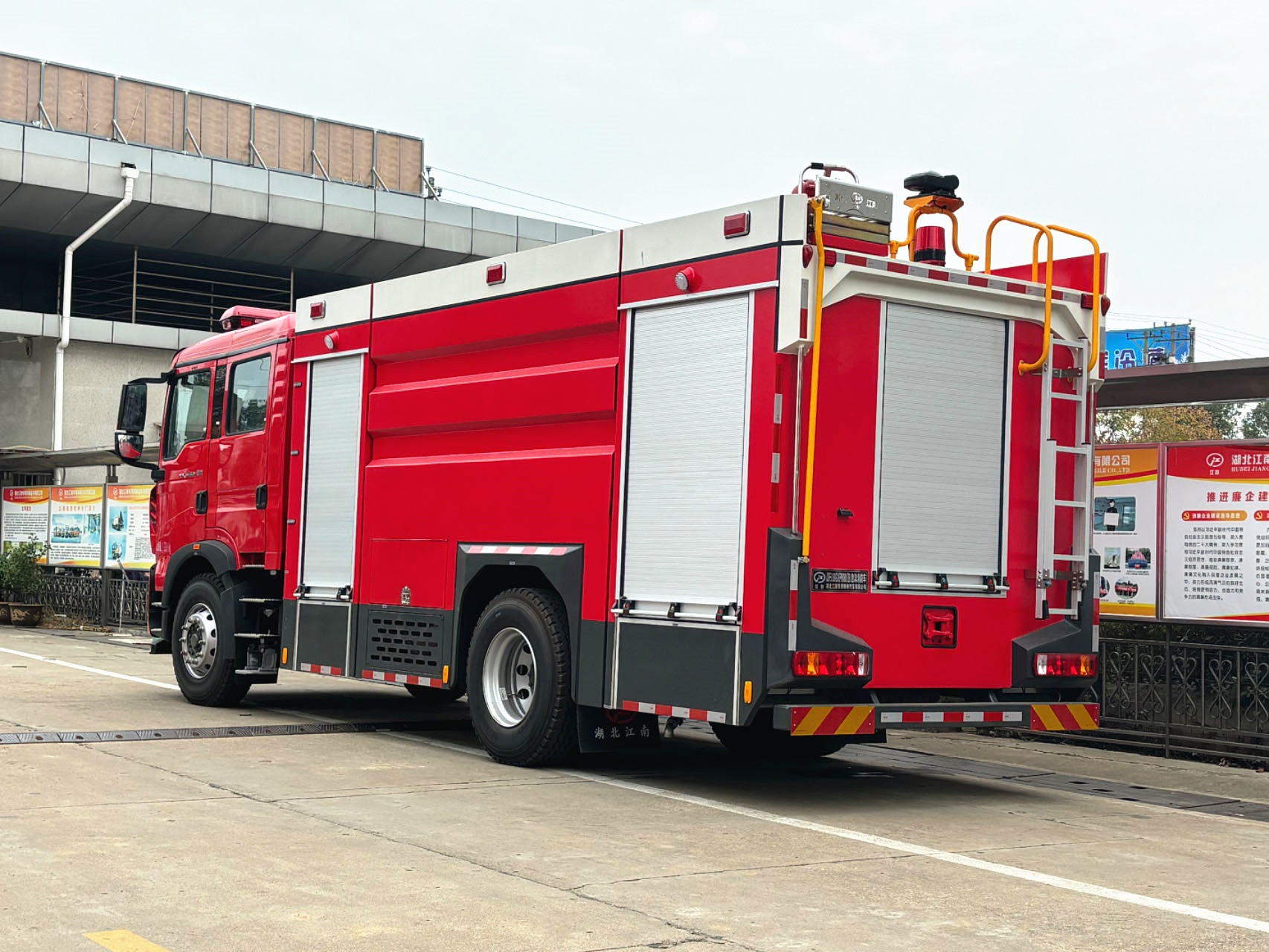 ��������ɭ������܇